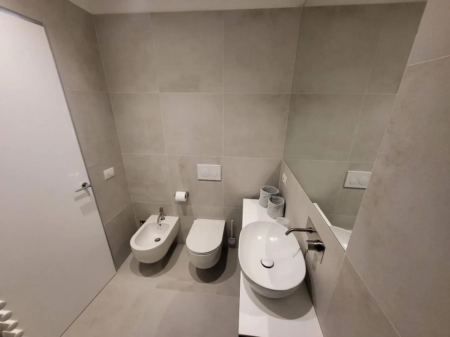 Alojamento de Acomodação e Pequeno-almoço Leaf Apartments - Solari / Tortona Milão Itália